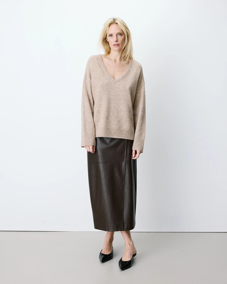 V-NECK KNIT SWEATER SABLE SALVADOR