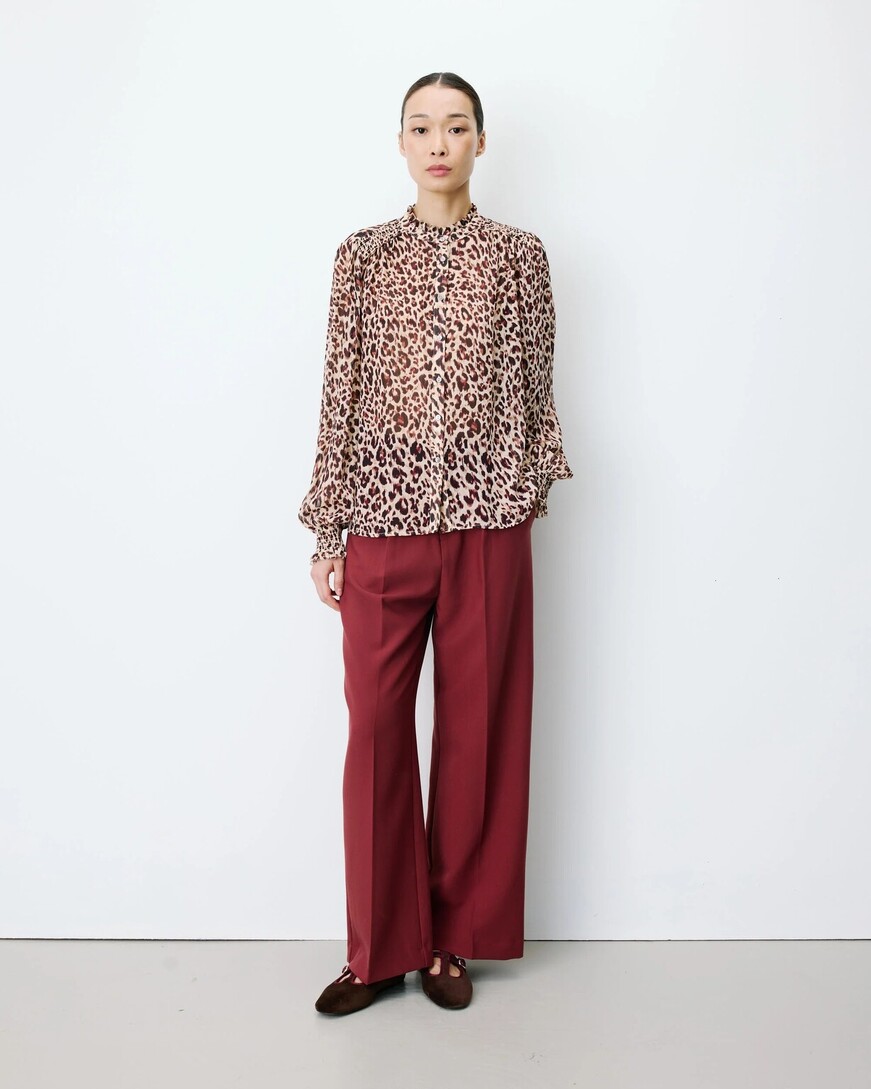 GEOMETRIC-PRINT V-NECK BLOUSE TERRACOTTA AMBRINE