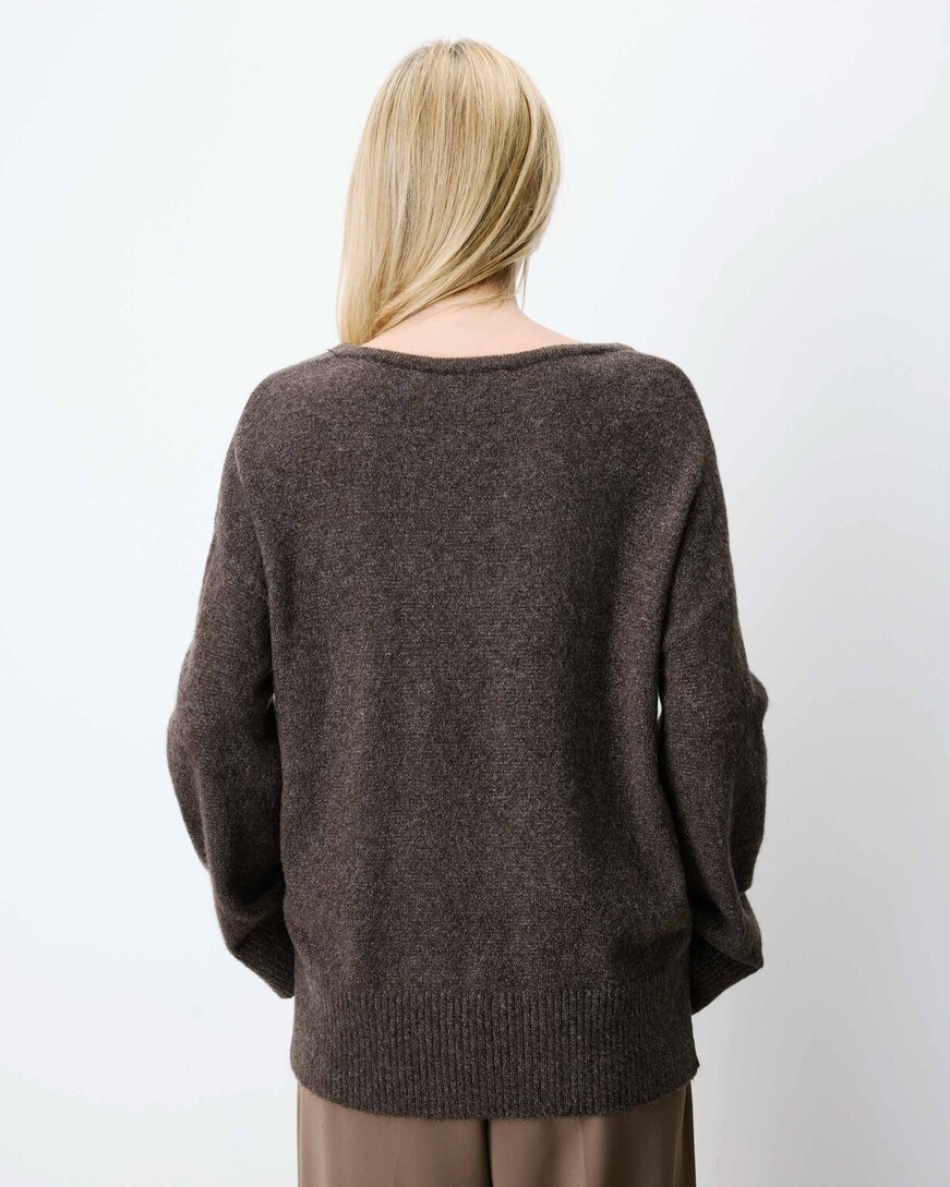 V-NECK SWEATER SHOCOLAT SALVADOR
