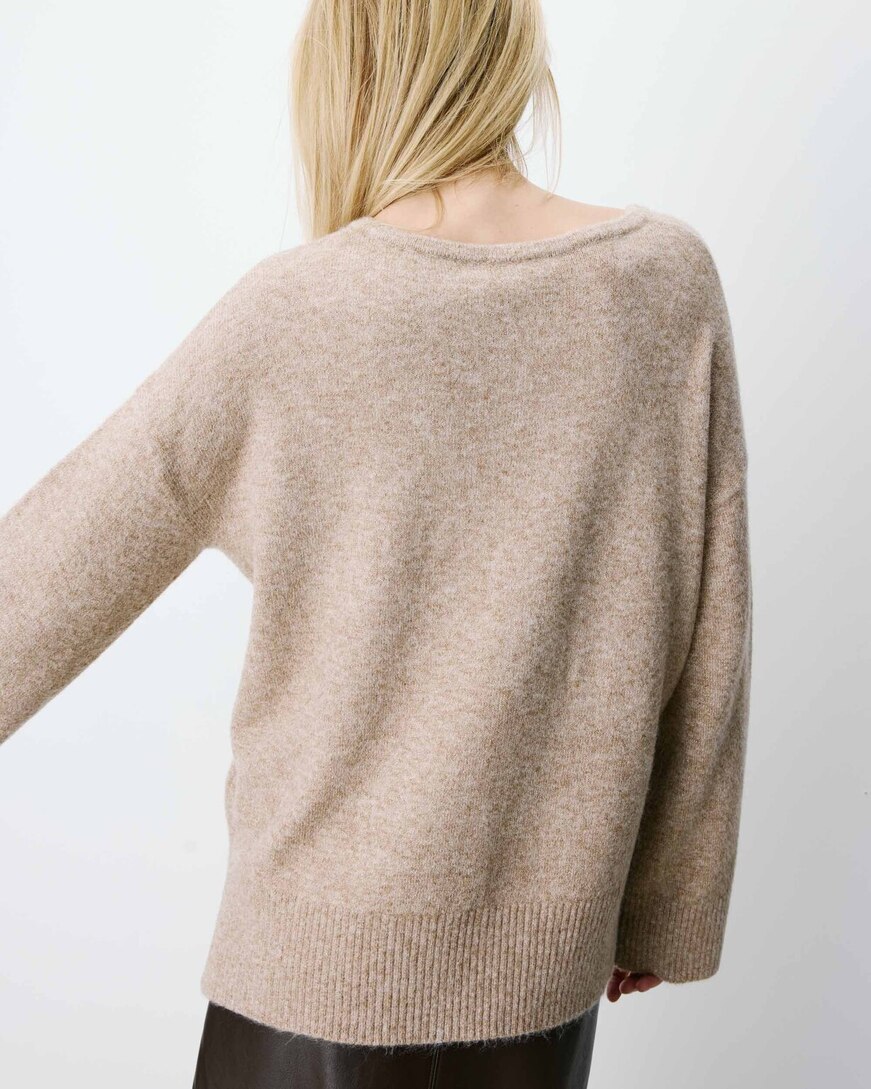 V-NECK KNIT SWEATER SABLE SALVADOR
