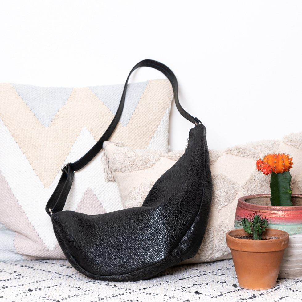 ΧΕΙΡΟΠΟΙΗΤΗ ΤΣΑΝΤΑ ΩΜΟΥ ΜΑΥΡΗ ( BELT BAG PENY ) OPHELIA