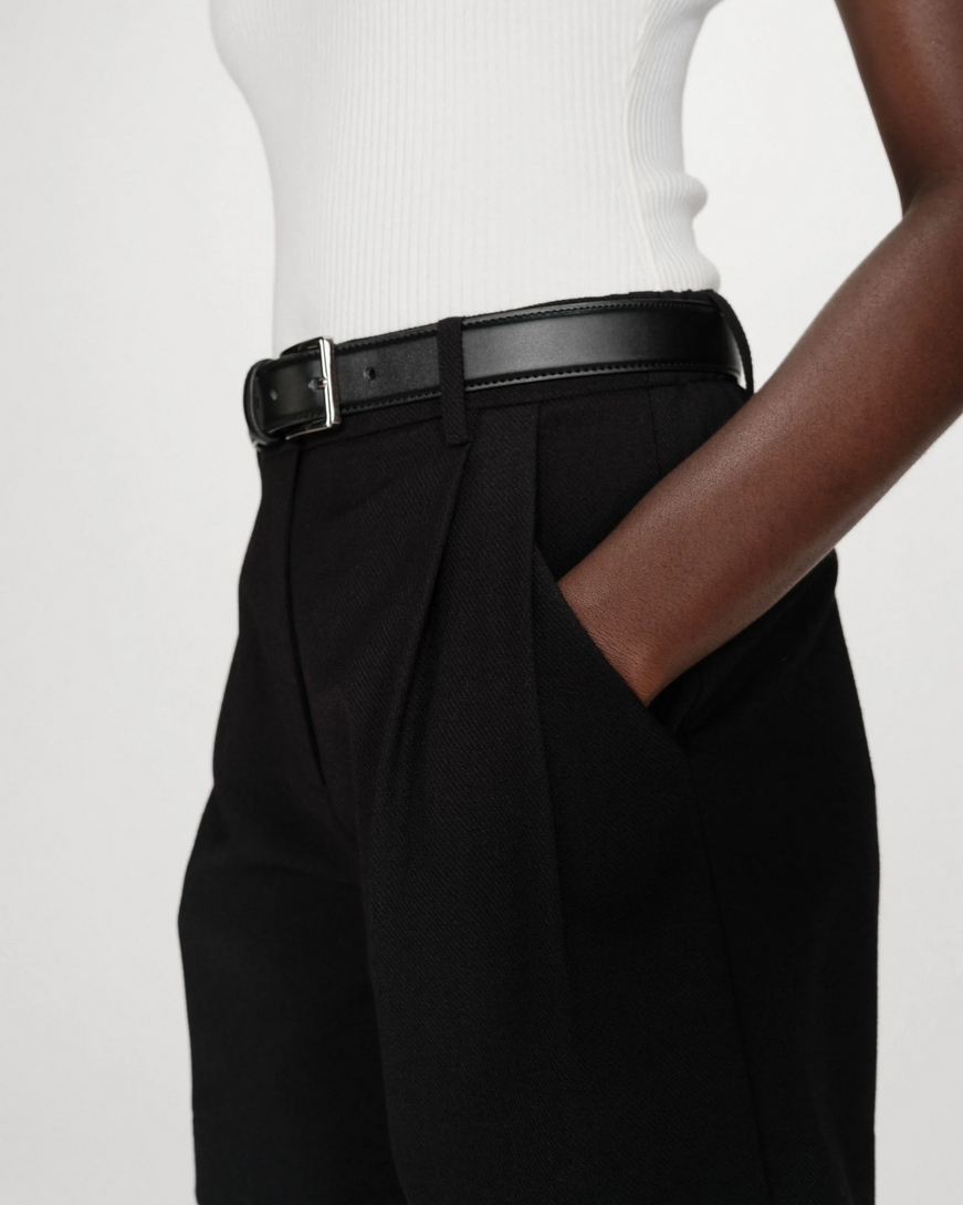 PLEATED STRAIGHT SHORTS NOIR VITE