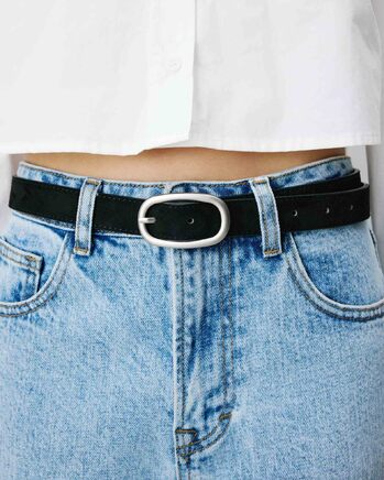 BLACK ABBEY SUEDE BELT WITH SILVER BUCKLE