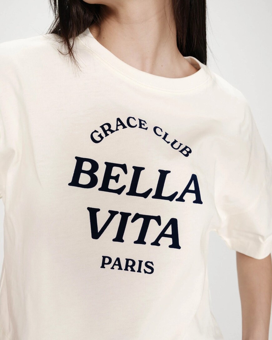 OVERSIZED SLOGAN TOP ECRU VOSS