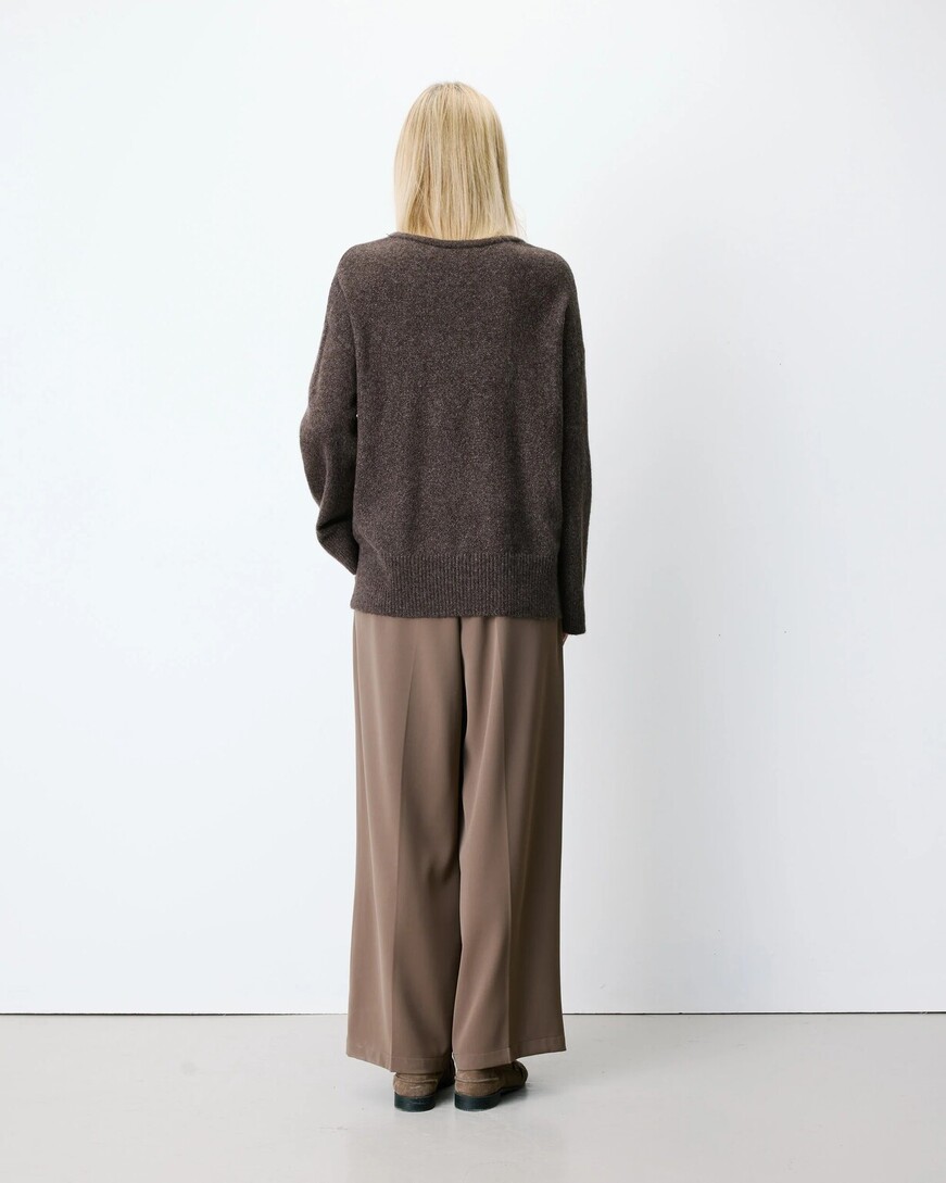 V-NECK SWEATER SHOCOLAT SALVADOR