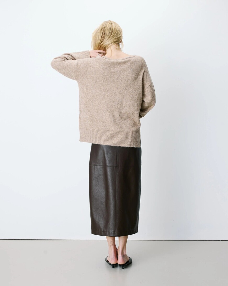 V-NECK KNIT SWEATER SABLE SALVADOR
