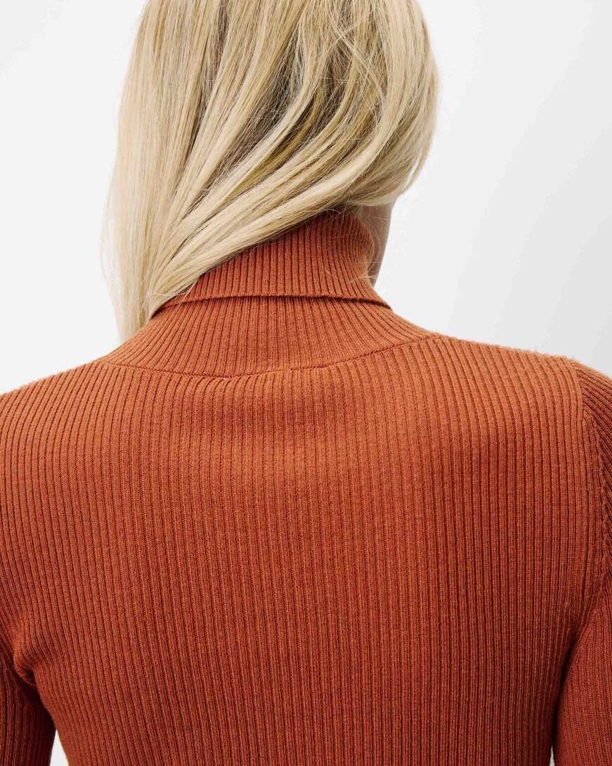 FITTED TURTLENECK SWEATER COFFE ALFRED