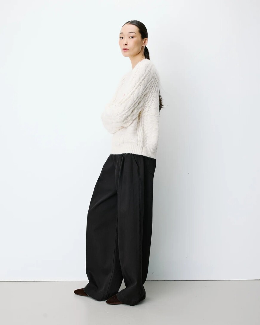 CABLE-KNIT CREW-NECK SWEATER ECRU AMPARO