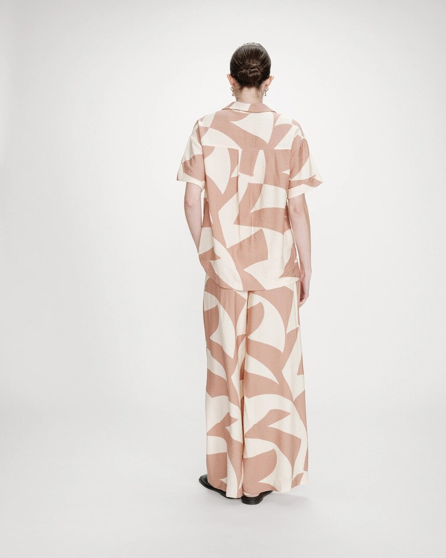 SHORT PRINTED SHIRT MOCHA VEIL