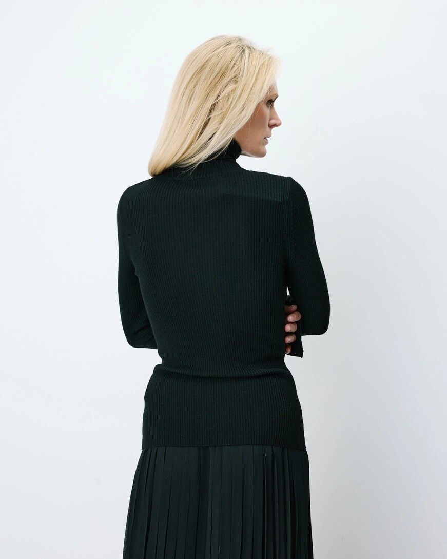 FITTED TURTLENECK SWEATER NOIR ALFRED