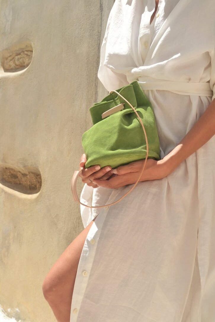 ΤΣΑΝΤΑ ΔΕΡΜΑΤΙΝΗ ΠΡΑΣΙΝΗ  ( LOLI SOFT BUCKET WASABI ) ANA KOUTSI