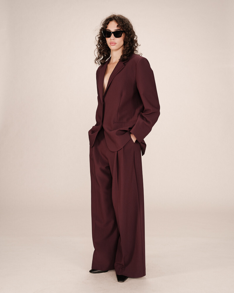 SUIT BORDEAUX STRONG GRACE&MILA