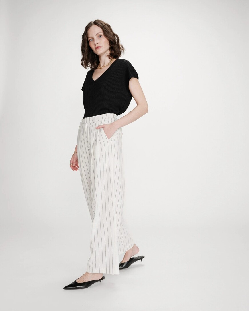  TWO-BUTTON PINSTRIPE SUIT WHITE VELVET