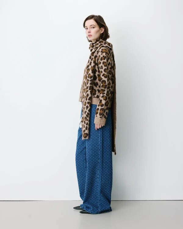 PRINTED JACQUARD SCARF LEO ADRA