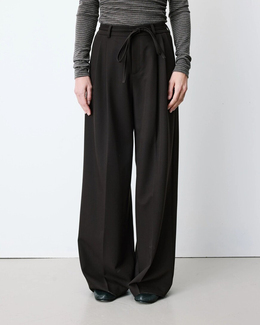 FITTED SUIT CHOCOLAT ACARIO