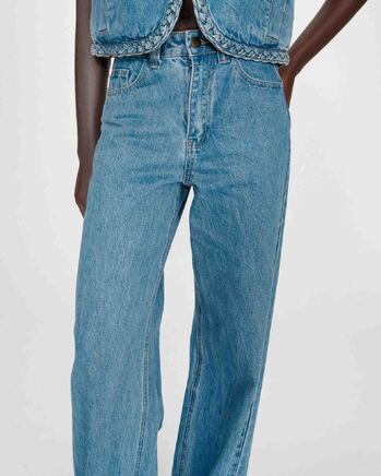 HIGH-WAIST JEANS WITH BRAIDED BELT LIGHTBLUE JADEN
