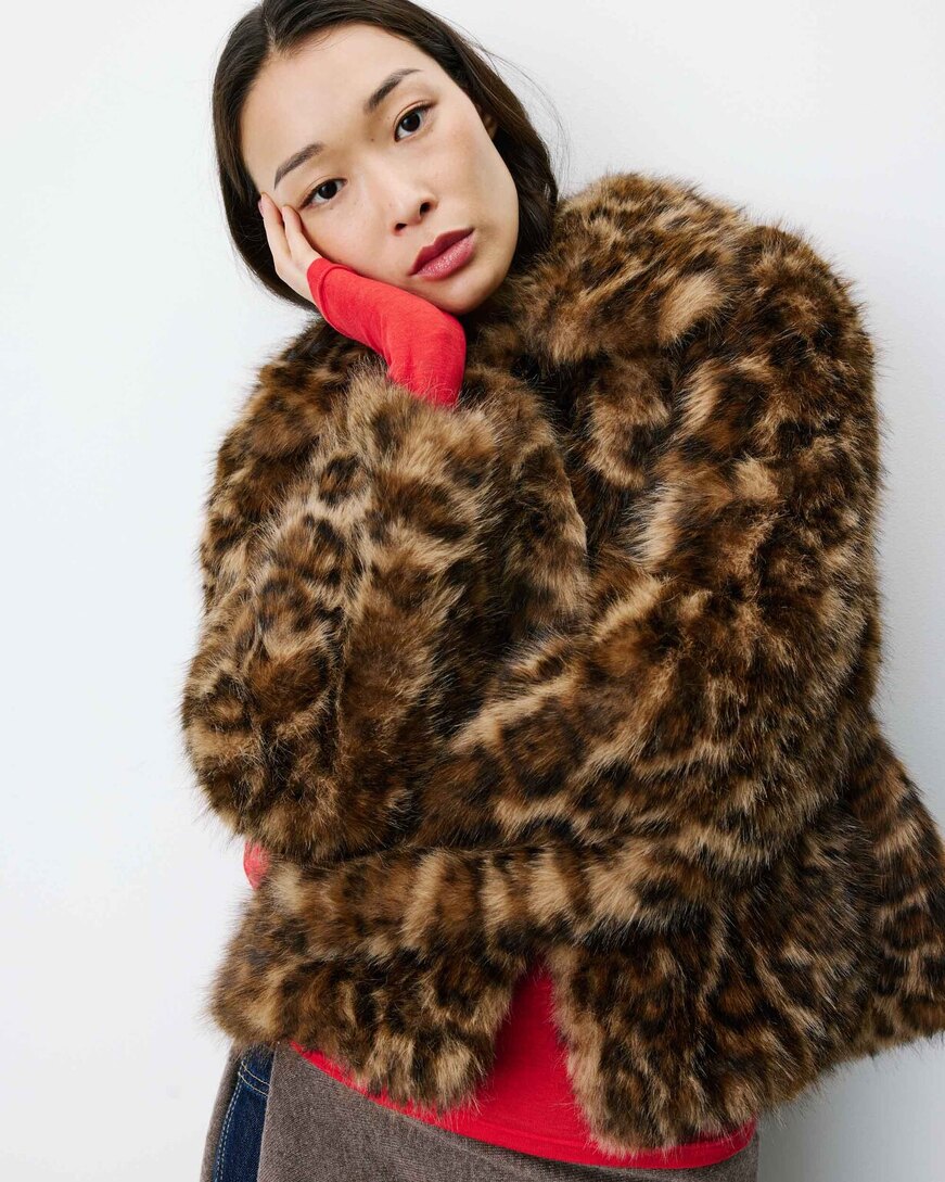 SHORT PATTEERNED FAUX-FUR COAT LEO ALVA