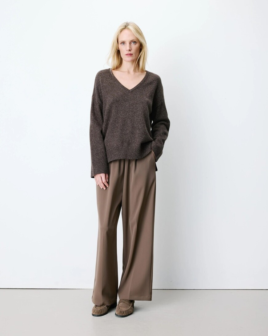 V-NECK SWEATER SHOCOLAT SALVADOR